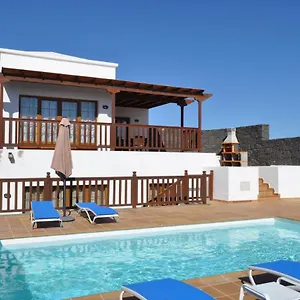  Villa Esmeralda